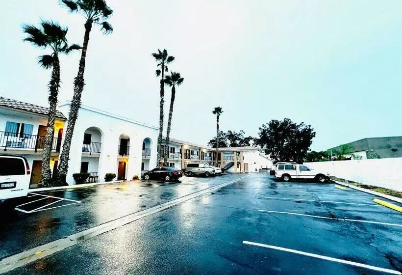 Hotelli Casa Blanca Express & Suites Cypress Buena Park   Anaheim Area