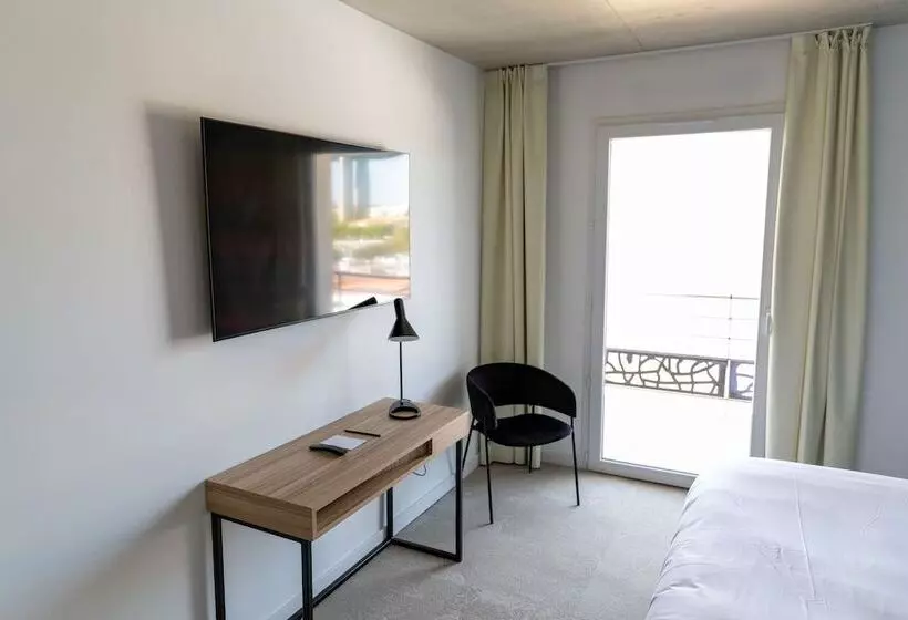 ホテル Golden Tulip Martigues  Provence