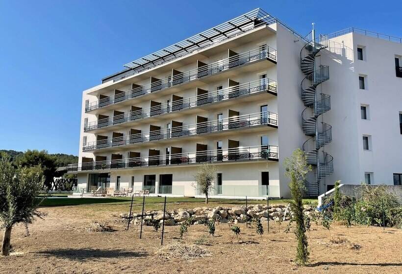 Отель Golden Tulip Martigues Provence