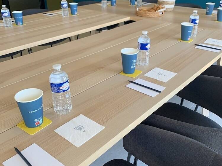 Отель Golden Tulip Martigues Provence