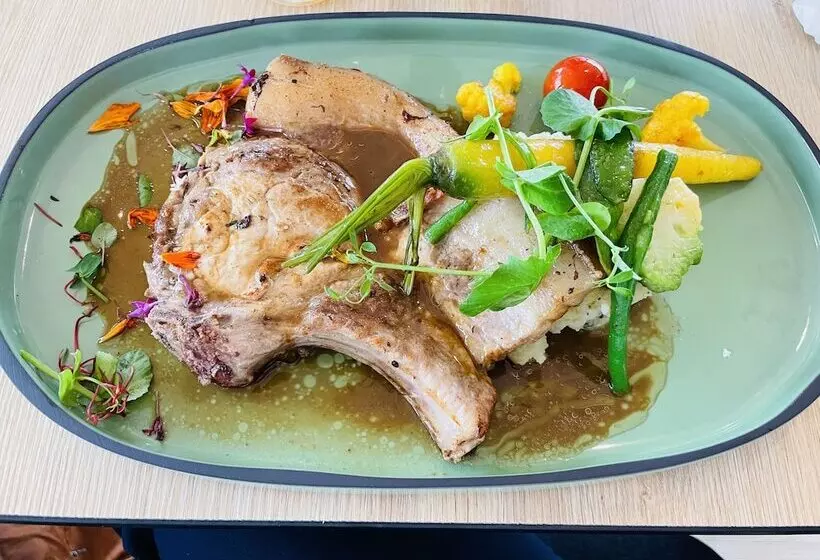 ホテル Golden Tulip Martigues  Provence