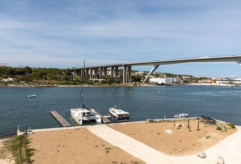 Отель Golden Tulip Martigues Provence