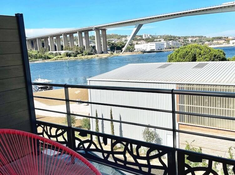 Отель Golden Tulip Martigues Provence