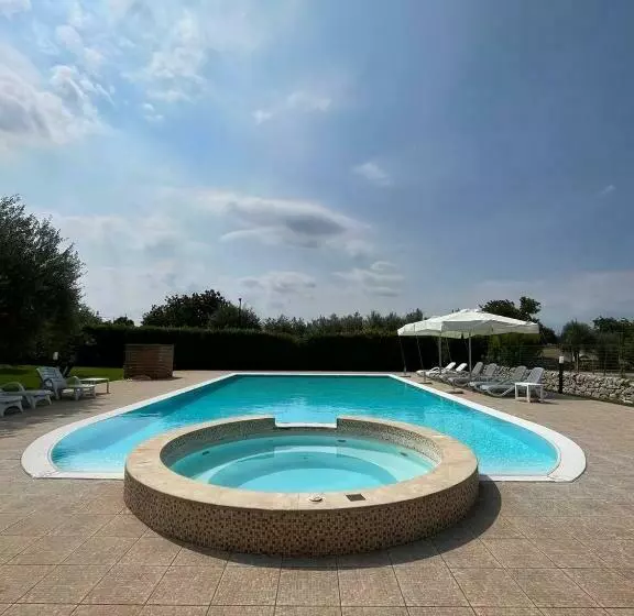 Hotelli Villa Sikè