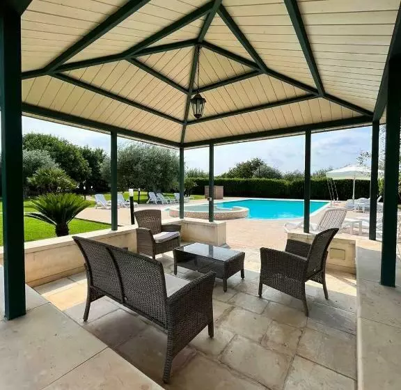 Hotelli Villa Sikè