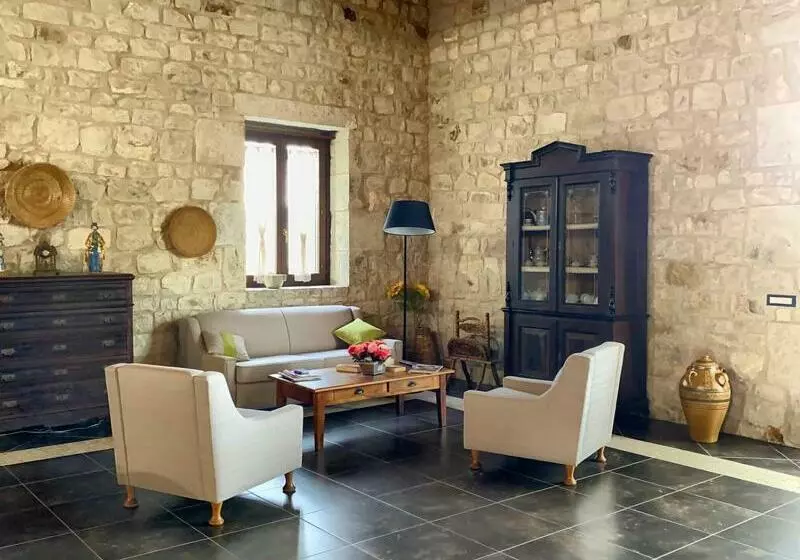 Hotelli Villa Sikè