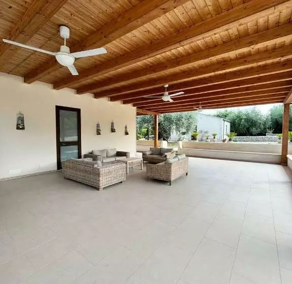 Hotelli Villa Sikè
