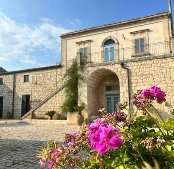 Hotelli Villa Sikè