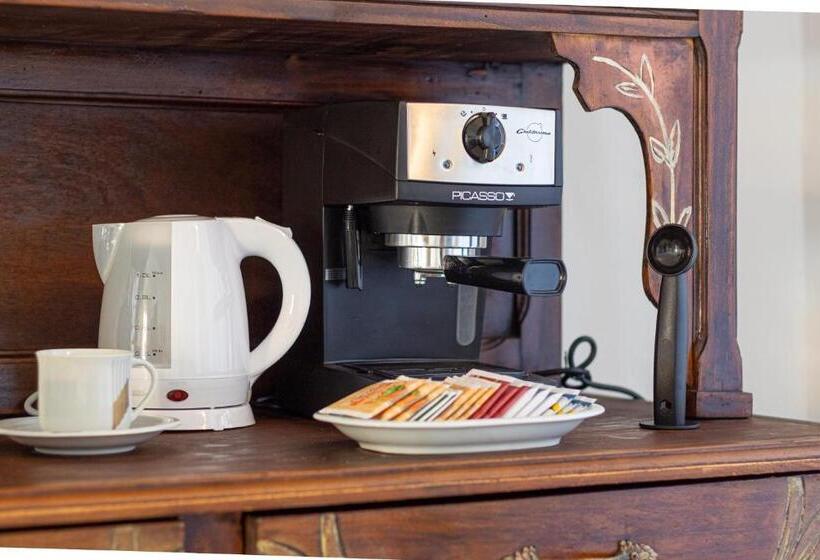 B&b 503 Di Alessio E Orsola