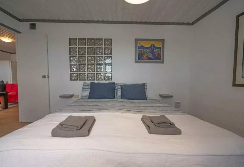 Front Line, Unbeatable Terrace 10m From The Sea