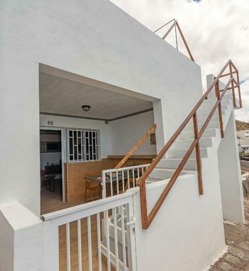Front Line, Unbeatable Terrace 10m From The Sea