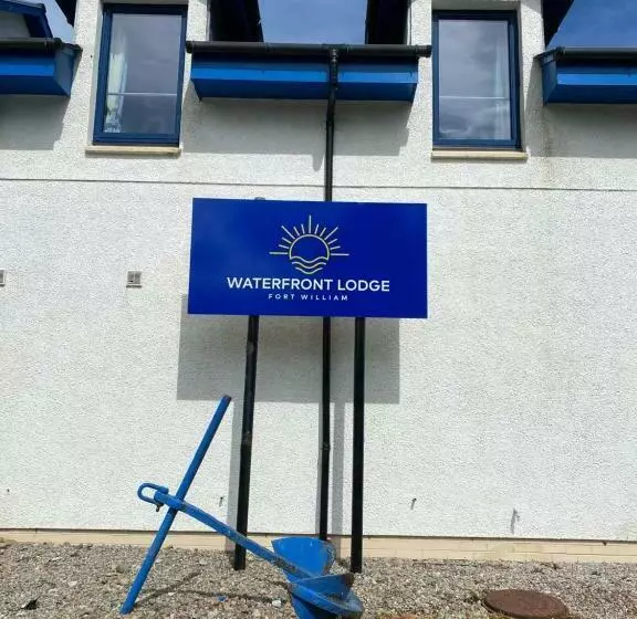 هتل Waterfront Lodge   Accommodation Only
