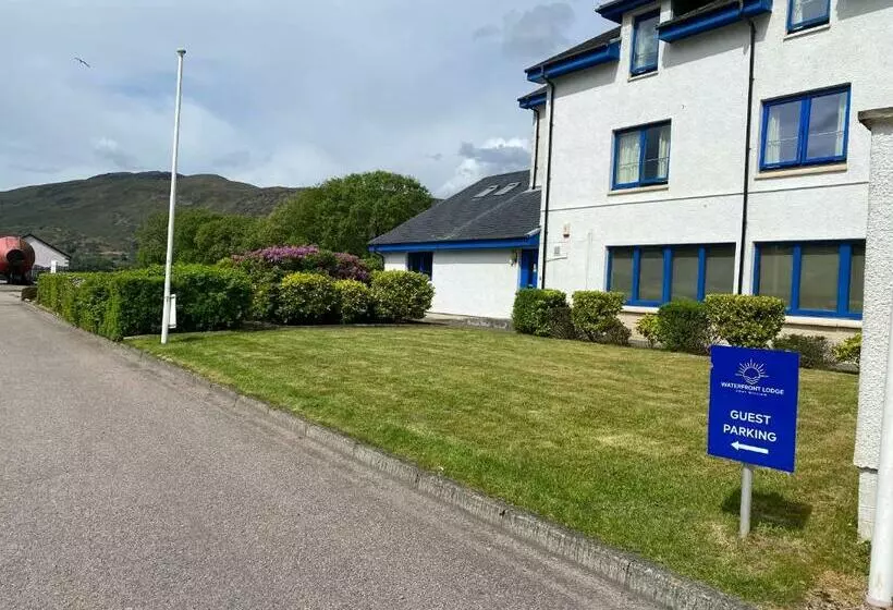 هتل Waterfront Lodge   Accommodation Only