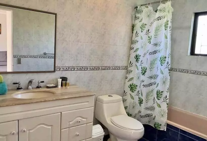 Aamiaismajoitus (B&B) Kahina Lodge