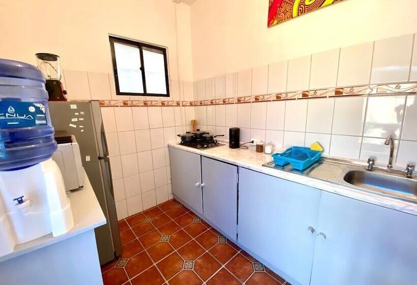 تختخواب و صبحانه Kahina Lodge