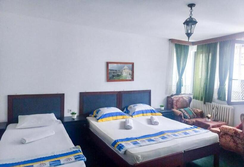 پانسیون Boutique Villa 84