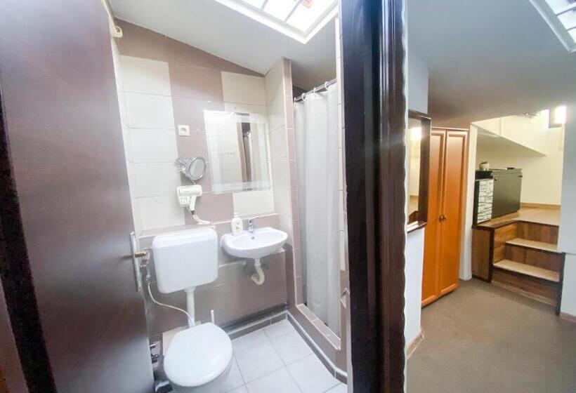 پانسیون Boutique Villa 84