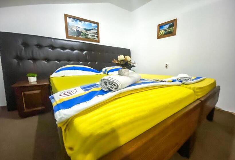 پانسیون Boutique Villa 84