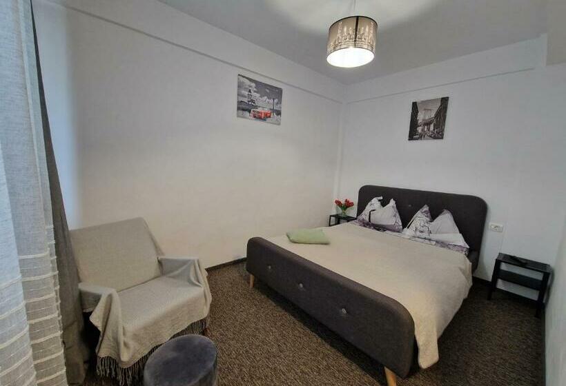 پانسیون Renate House