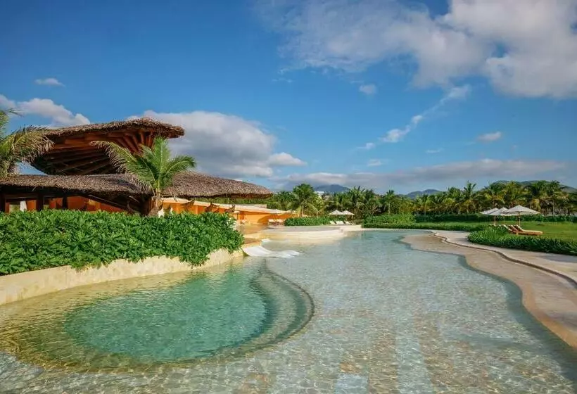 استراحتگاه Ana Mandara Cam Ranh