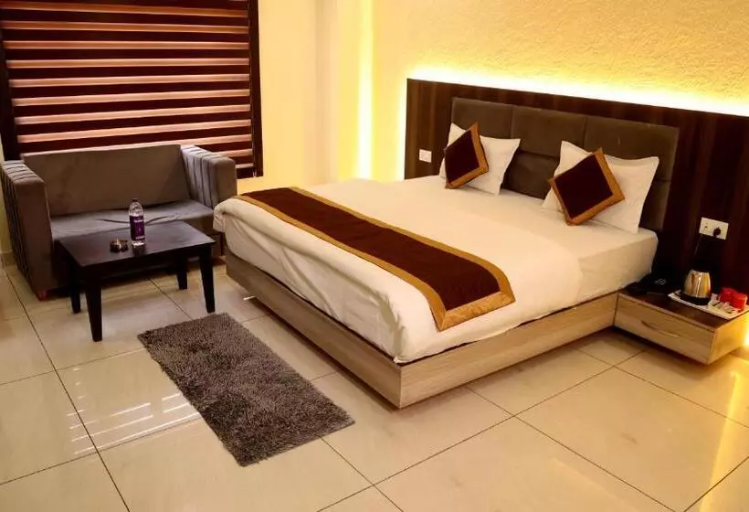 Hotel Blue Pine
