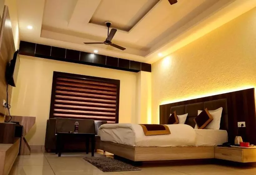Hotel Blue Pine