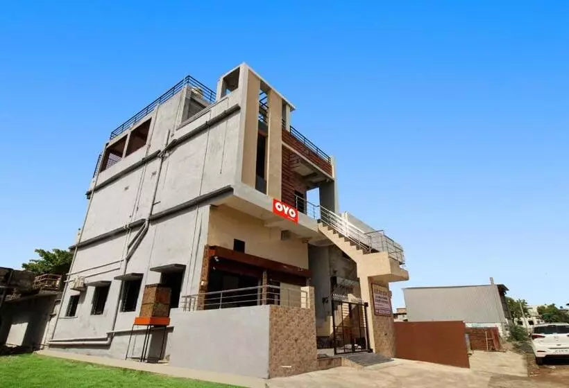 Hotelli Oyo 90210 J D Guest House