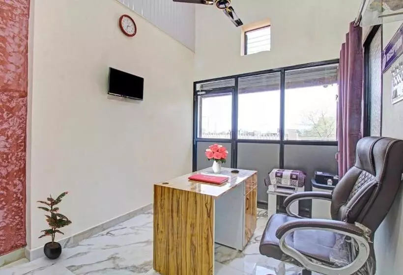Hotelli Oyo 90210 J D Guest House