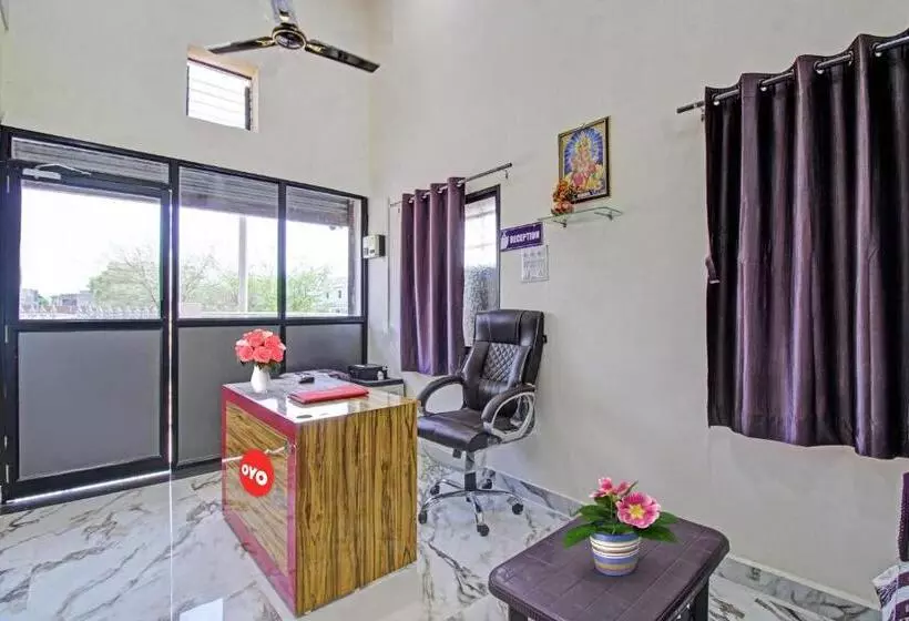 Hotelli Oyo 90210 J D Guest House