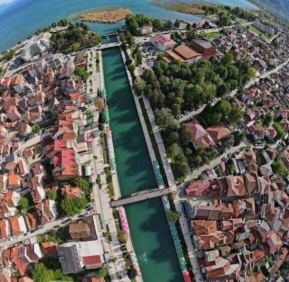 هتل Struga Riverview