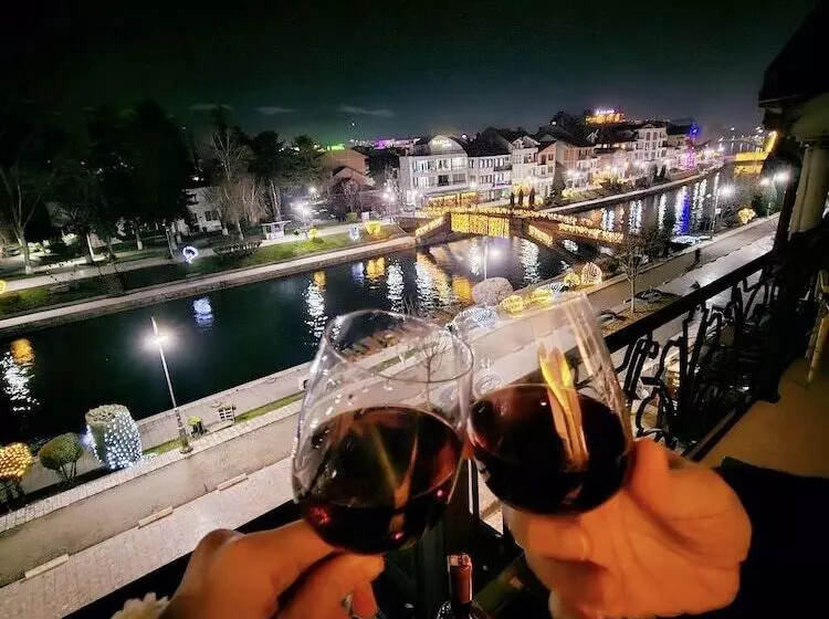 هتل Struga Riverview