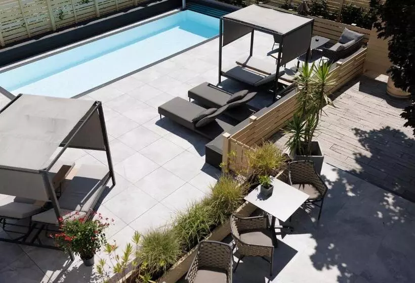 Kracher Hotel Doppelzimmer - Inklusive Pool