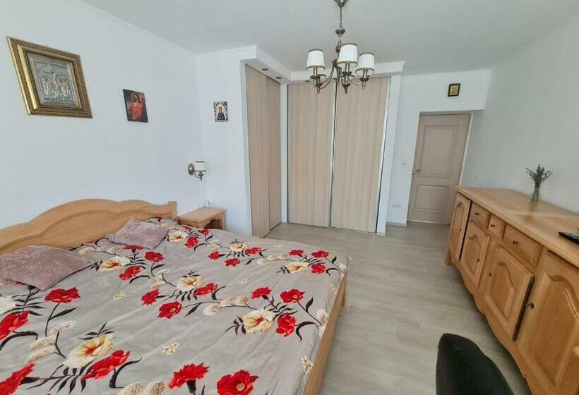 Modern Home With Hot Tube And Free Dinner Included For 2 Nights Booking