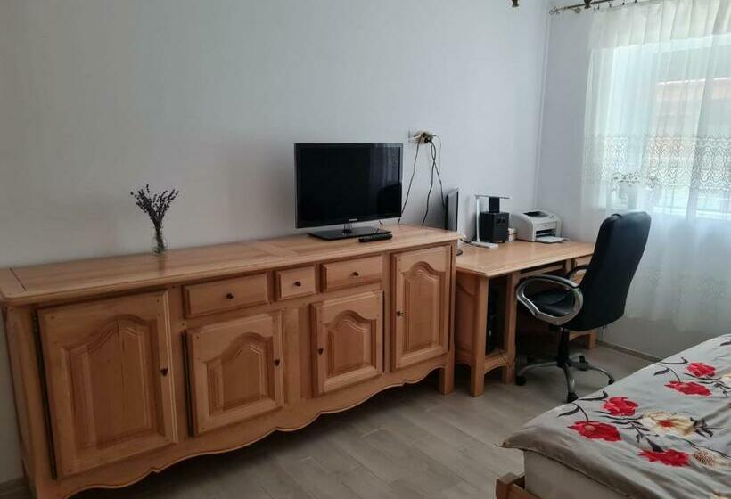 Modern Home With Hot Tube And Free Dinner Included For 2 Nights Booking