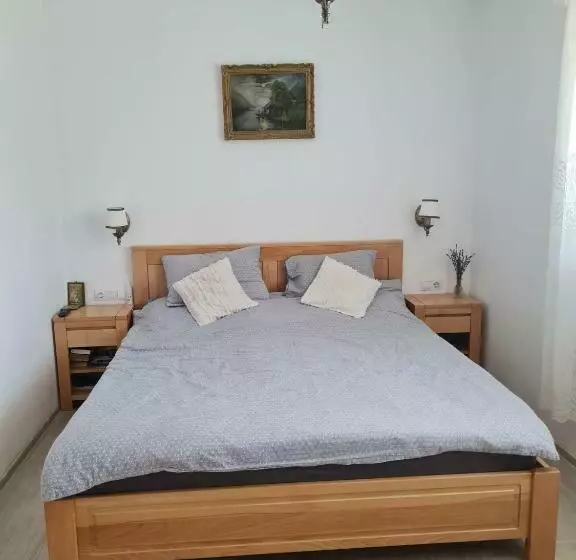 Modern Home With Hot Tube And Free Dinner Included For 2 Nights Booking
