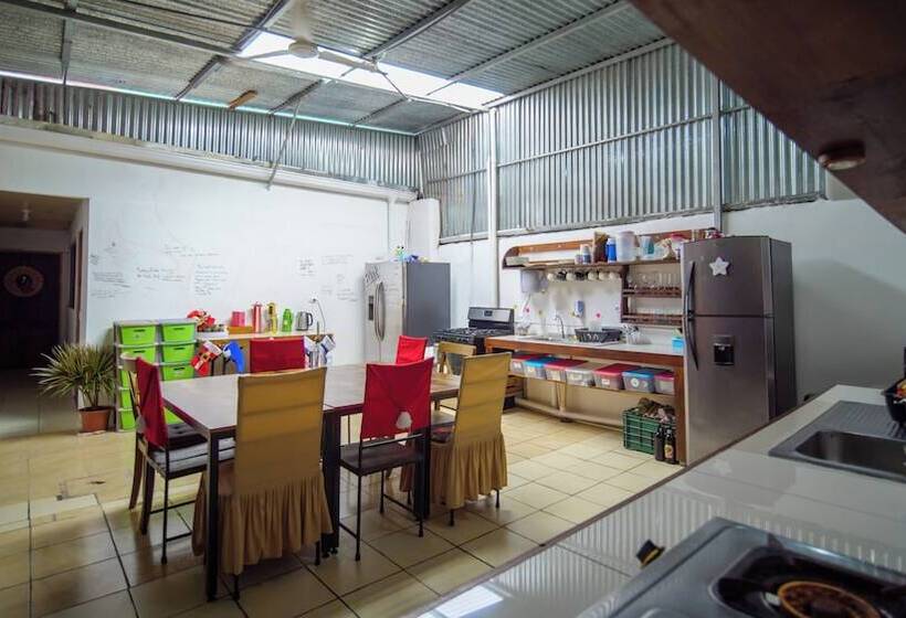 بنسيون Hostel Santafe