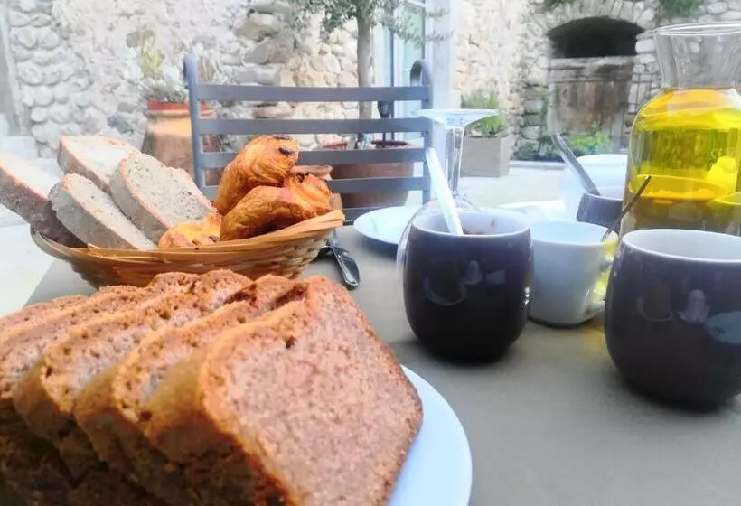 Aamiaismajoitus (B&B) La Secrète