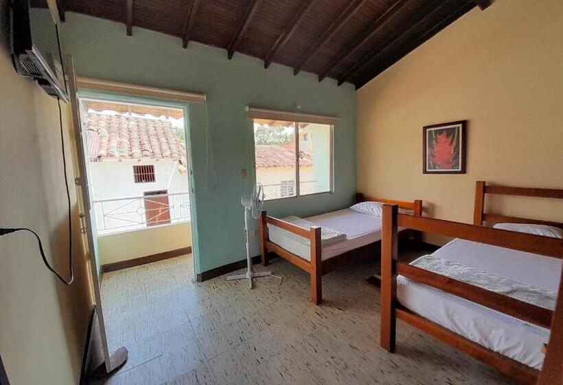 Pension Hostal Heliconias