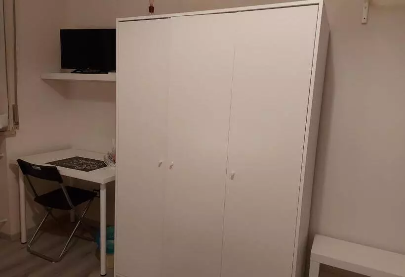 پانسیون Fare Bnb   Room Del Parco
