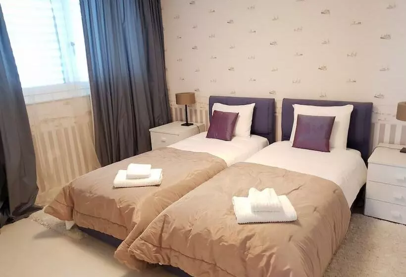 Eglise Catholique   Cosy And Bright Apartment In Montreux