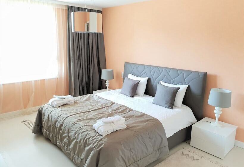 Eglise Catholique   Cosy And Bright Apartment In Montreux