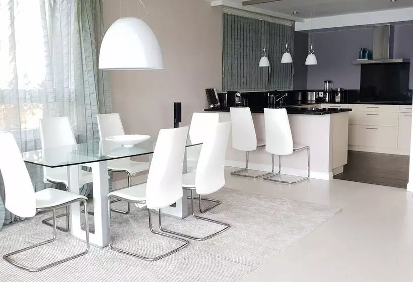 Eglise Catholique   Cosy And Bright Apartment In Montreux