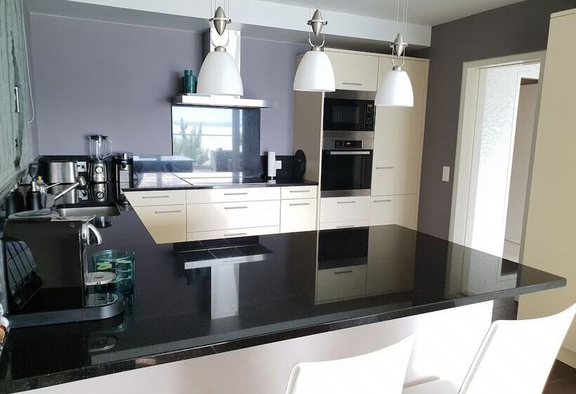 Eglise Catholique   Cosy And Bright Apartment In Montreux