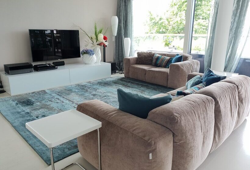 Eglise Catholique   Cosy And Bright Apartment In Montreux