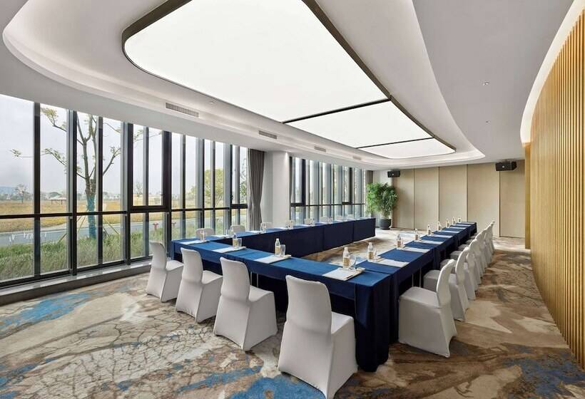 Hotel Garrya Huzhou Lucun