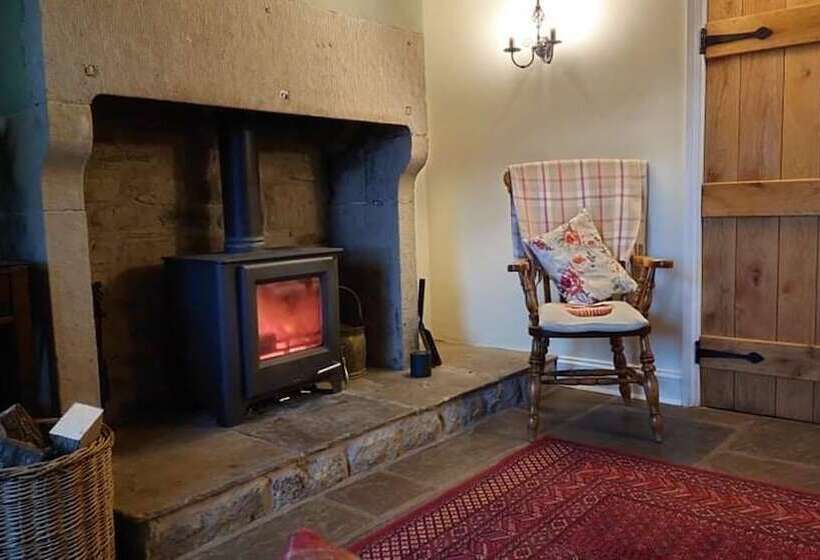 Inviting 1 Bed Cottage In Preston