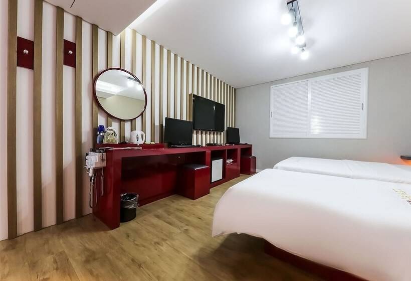 Motel Daejeon Yongjeon Storyline