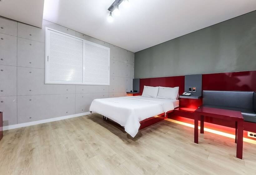 Motel Daejeon Yongjeon Storyline