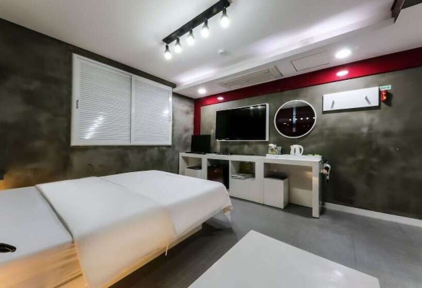 Motel Daejeon Yongjeon Storyline