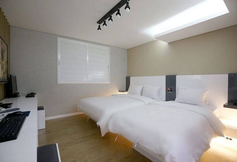 Motel Daejeon Yongjeon Storyline